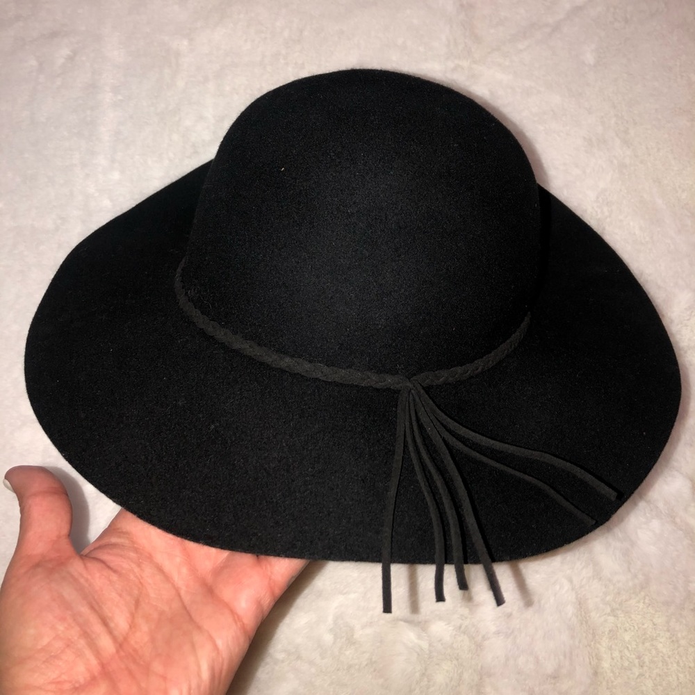 OLIVE & PIQUE WOOL HAT 👒
